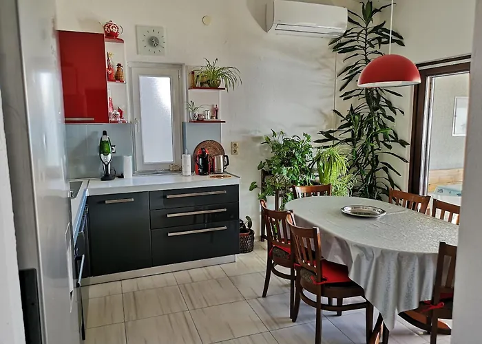 Ivica Apartamento *